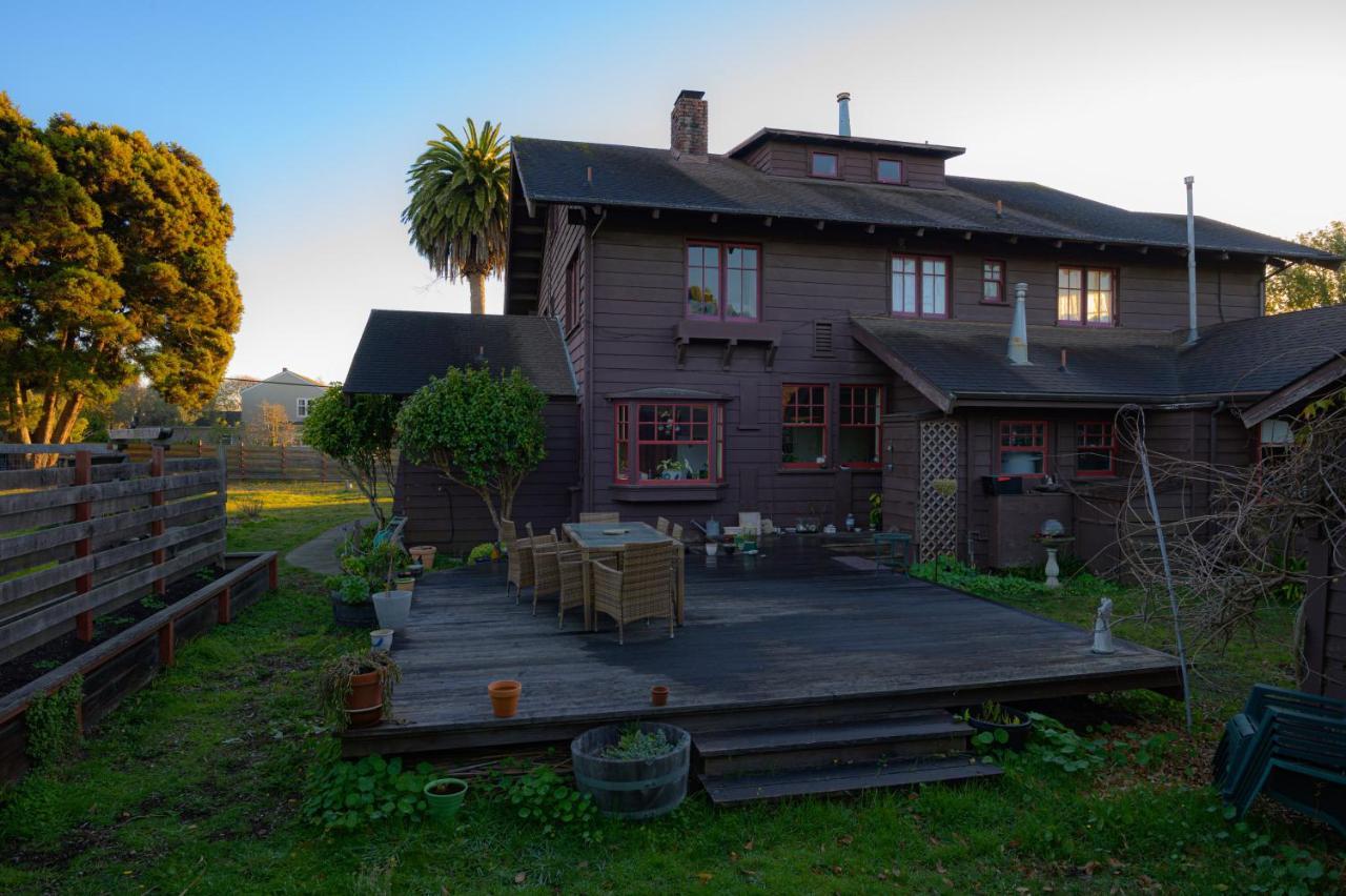 The Captains Quarters Fort Bragg Exterior photo